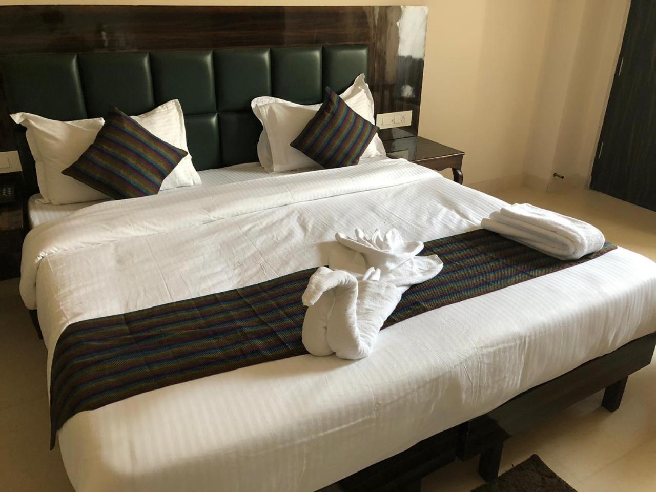 Rishikesh Grand Hotel Ngoại thất bức ảnh
