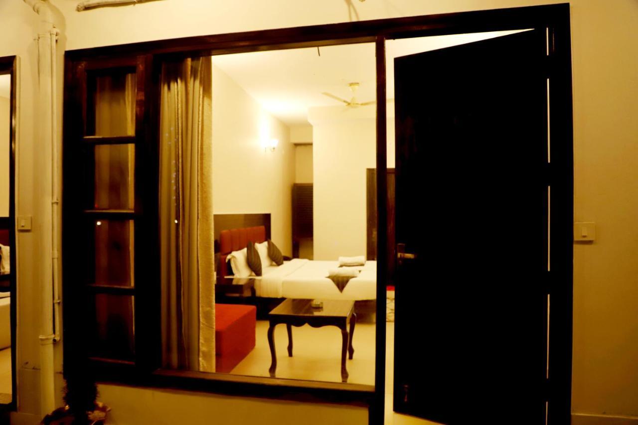 Rishikesh Grand Hotel Ngoại thất bức ảnh