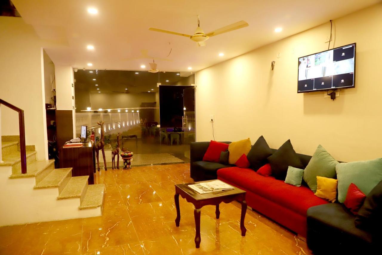 Rishikesh Grand Hotel Ngoại thất bức ảnh